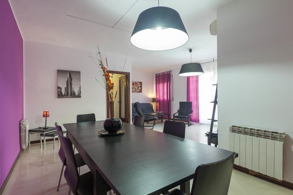 Apartment Sagrada Familia Barcelona Room photo