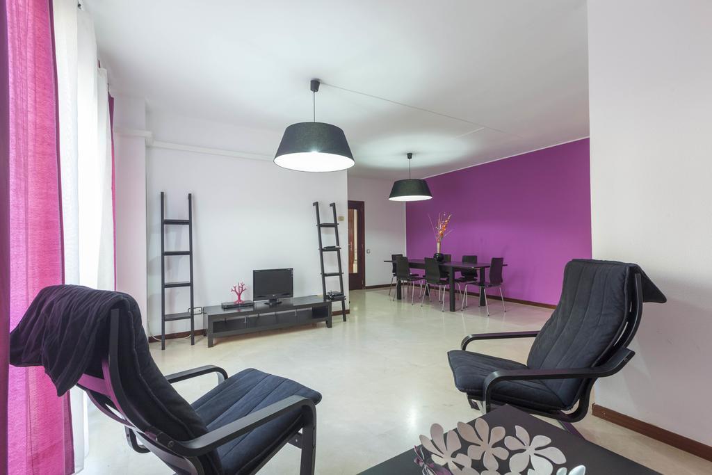 Apartment Sagrada Familia Barcelona Room photo