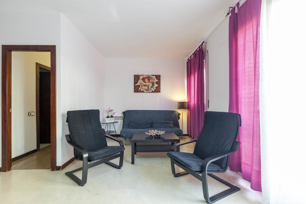 Apartment Sagrada Familia Barcelona Room photo