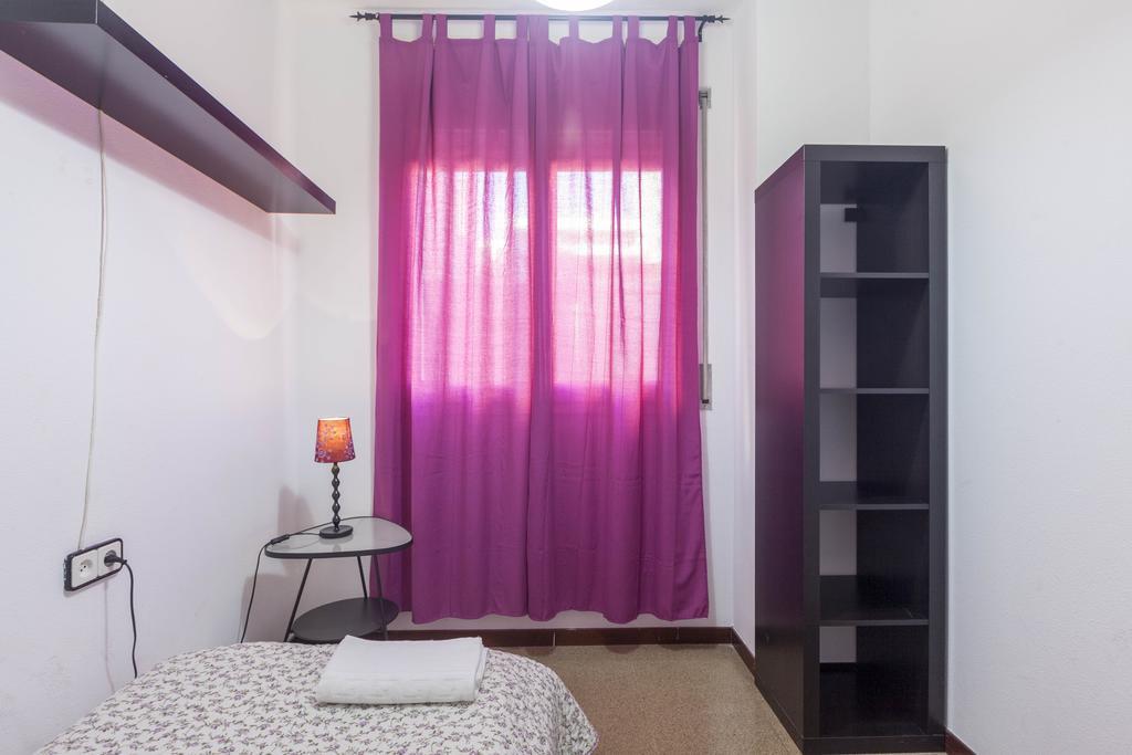 Apartment Sagrada Familia Barcelona Room photo