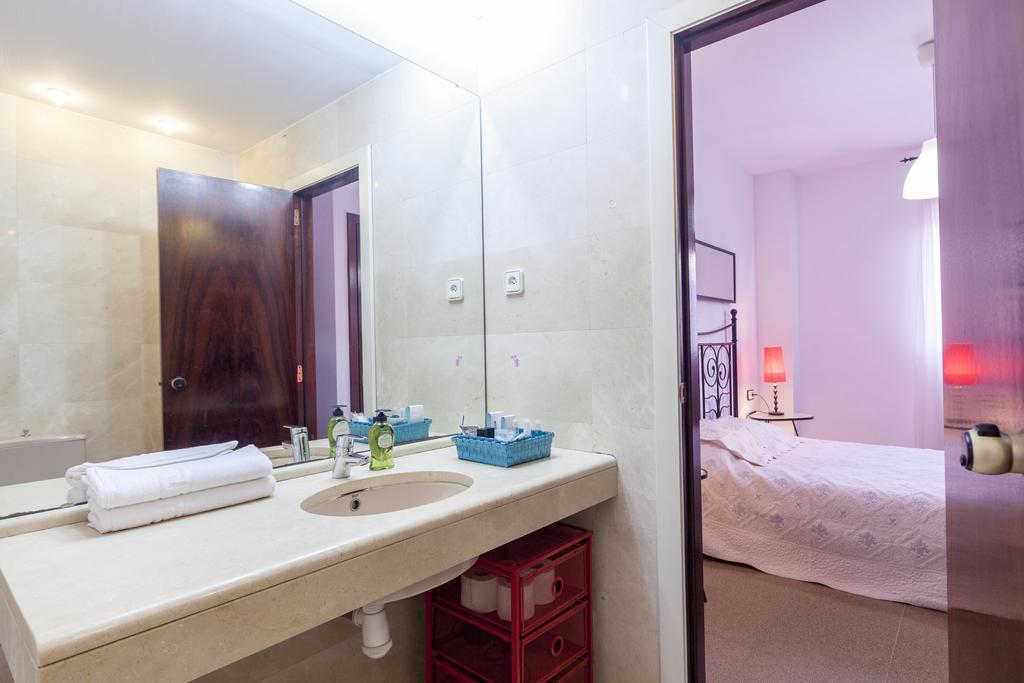 Apartment Sagrada Familia Barcelona Room photo