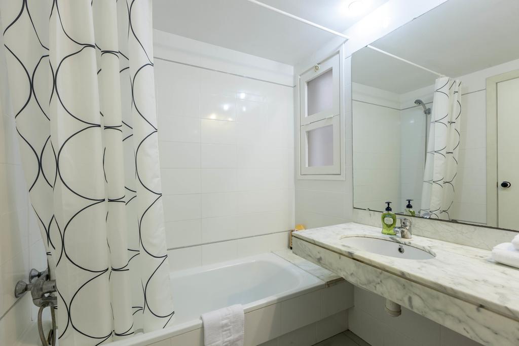 Apartment Sagrada Familia Barcelona Room photo
